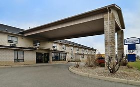 Lexington Inn & Suites-Windsor Exterior photo