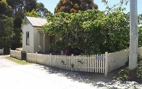 Mcintosh Cottages Strahan Exterior photo