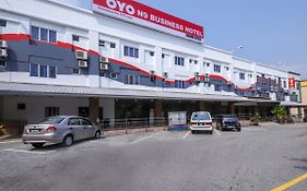 Oyo 43955 N9 Business Hotel Nilai Exterior photo