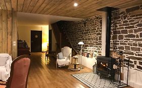 Les Bouyeres Bed & Breakfast Saint-Malon-sur-Mel Exterior photo