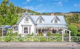 French Bay House Bed & Breakfast Akaroa Exterior photo