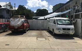 Jungle Hostel Cairns Exterior photo