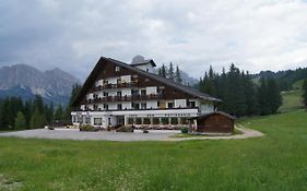 Hotel Planac Corvara In Badia Exterior photo