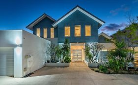 Burns Beach Bed And Shower Connolly Exterior photo