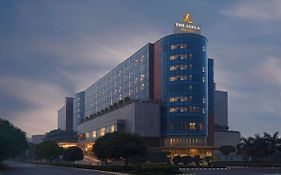 The Leela Ambience Gurugram Hotel & Residences Gurgaon Exterior photo