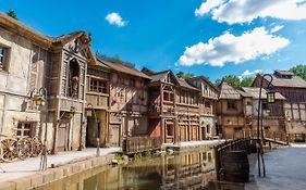 Les Quais De Lutece Hotel Plailly Exterior photo