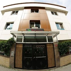 Ikiz Palmiye Kiz Ogrenci Pansiyonu Istanbul Exterior photo