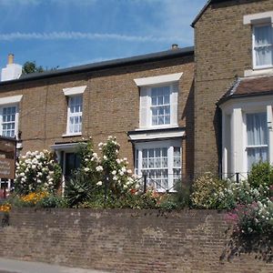 The Beaumont Bed & Breakfast Sittingbourne Exterior photo