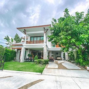 Royal Sammuk Villa Bang Saen Exterior photo