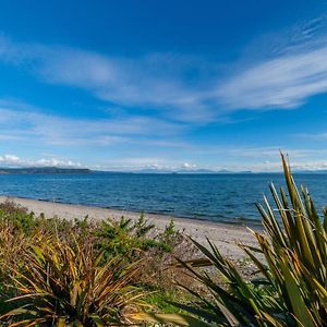 Chalet Mahuta - Five Mile Bay Holiday Home Waitahanui Exterior photo