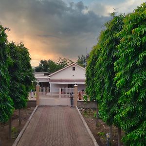 Kilimanjaro Country House Guest House Moshi Exterior photo