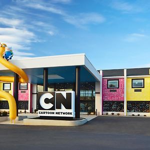 Cartoon Network Hotel Smoketown  Exterior photo