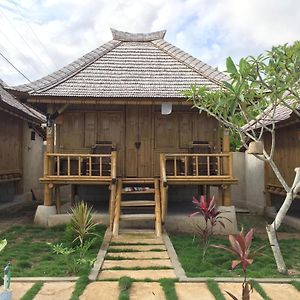 Green Bamboo Hotel Nusa Penida Exterior photo