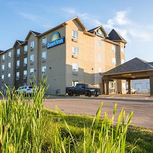 Days Inn By Wyndham Bonnyville Exterior photo