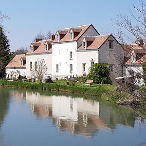 Moulin Du Fief Gentil Bed & Breakfast Blere Exterior photo