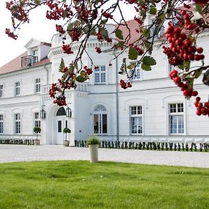 Palac Na Opieszynie Hotel Wrzesnia Exterior photo