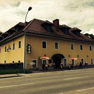 Gasthof Schlosswirt Hotel Klagenfurt am Woerthersee Exterior photo