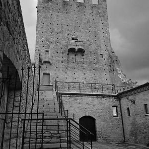 Castel Di Pietra Bed & Breakfast Pietra Montecorvino Exterior photo