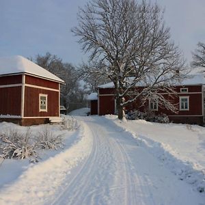 Leipyoelin Tila Bed & Breakfast Pernio Exterior photo