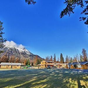 Jasper House Bungalows Exterior photo