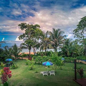 Oasis Bluff Beach Bed & Breakfast Bocas del Toro Exterior photo