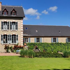 Chateau De Saint Etienne Bed & Breakfast Exterior photo