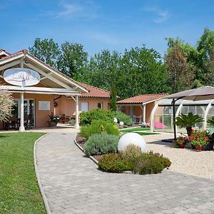 Ogle Pillebois Hotel Montrevel-en-Bresse Exterior photo