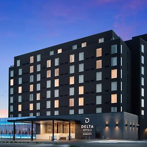 Delta Hotels By Marriott Thunder Bay Exterior photo