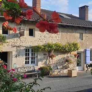 La Vieille Maison De Pensol Bed & Breakfast Exterior photo