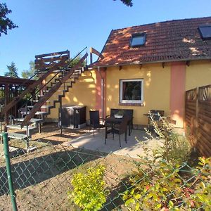 Ferienwohnung Auf Dem Land Mecklenburgische Seenplatte Mueritz, Laendliche Region Below Exterior photo