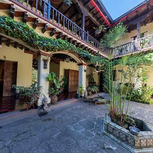 Hotel Museo Mayan Inn Chichicastenango Exterior photo