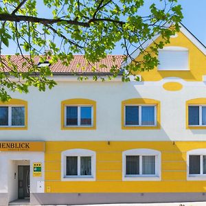 Pension & Weingut Storchenblick Hotel Illmitz Exterior photo