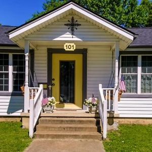 Historic Town Square Bungalow In Heart Of Brighton Villa Atoka Exterior photo