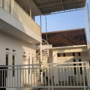 Sunrise Of Java Hotel Giri  Exterior photo