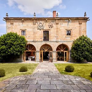 Helguera Palacio Boutique & Antique Hotel Santander Exterior photo