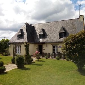 By The Lake Bed & Breakfast La Trinite-Porhoet Exterior photo