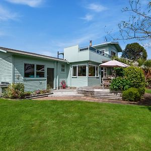 Kapuka Paradise - Wharewaka Holiday Home Taupo Exterior photo