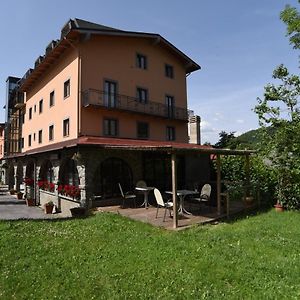 Albergo Bucaneve Pievepelago Exterior photo