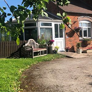 Nanny Goat Rest At Ashlands Farm Apartment Abbots Bromley Exterior photo