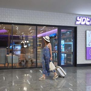 Yotelair Istanbul Airport, Duty Free - International Transit Area Exterior photo