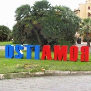 Piazza Anco Marzio Fronte Mare Casa Con Giardino Villa Lido di Ostia Exterior photo