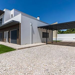 Captivating 4-Bed House In Cadaval District-Lisbon Villa Torre  Exterior photo