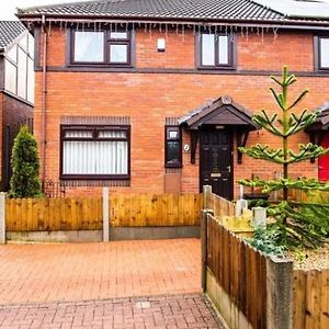 Brigstock Holidays House Apartment Manchester Exterior photo