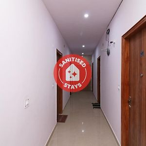 Oyo 24222 Vs Stays Gurgaon Exterior photo