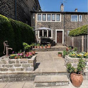 Clay Well Cottage Huddersfield Exterior photo