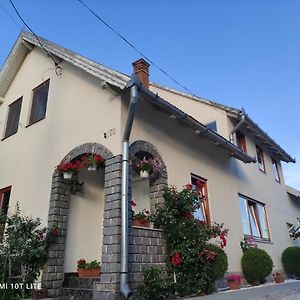 Rita Vendeghaz Apartment Ciumani Exterior photo