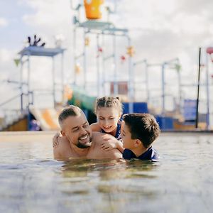 Sea World Resort Main Beach Exterior photo