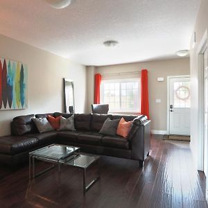 Boardwalk Homes - Executive Guest Rooms & Townhomes Kitchener Room photo