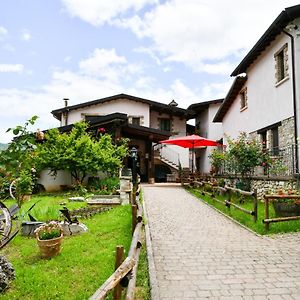 Agriturismo Valle Tezze Villa Cascia Exterior photo