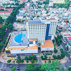 Elephants Hotel Buon Ma Thuot Exterior photo